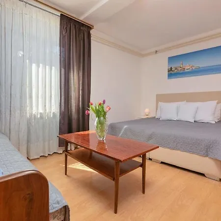 Sunset Apartment *