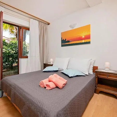 Sunset Apartment *